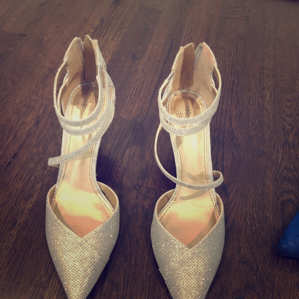 Silver 7 1/2 badgley mischka heals